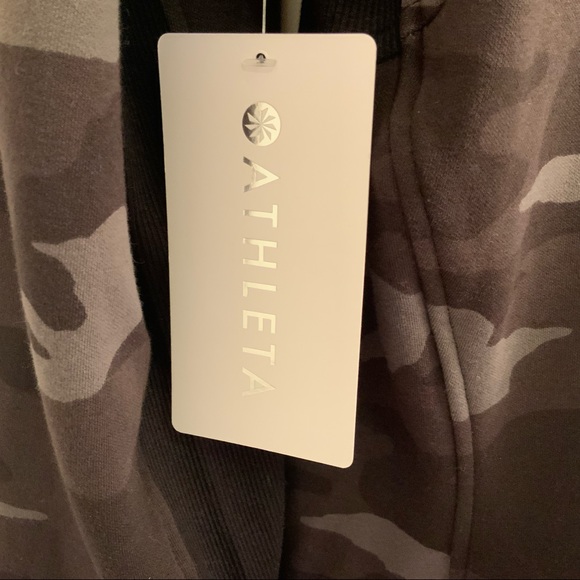 Athleta Triumph Printed Hoodie - Camo - NWT - Medium - Picture 11 of 11